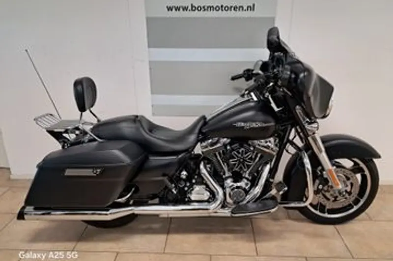 Harley-Davidson STREET GLIDE (2013)