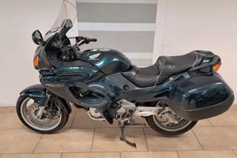 Honda NT 650 V DEAUVILLE (2002)