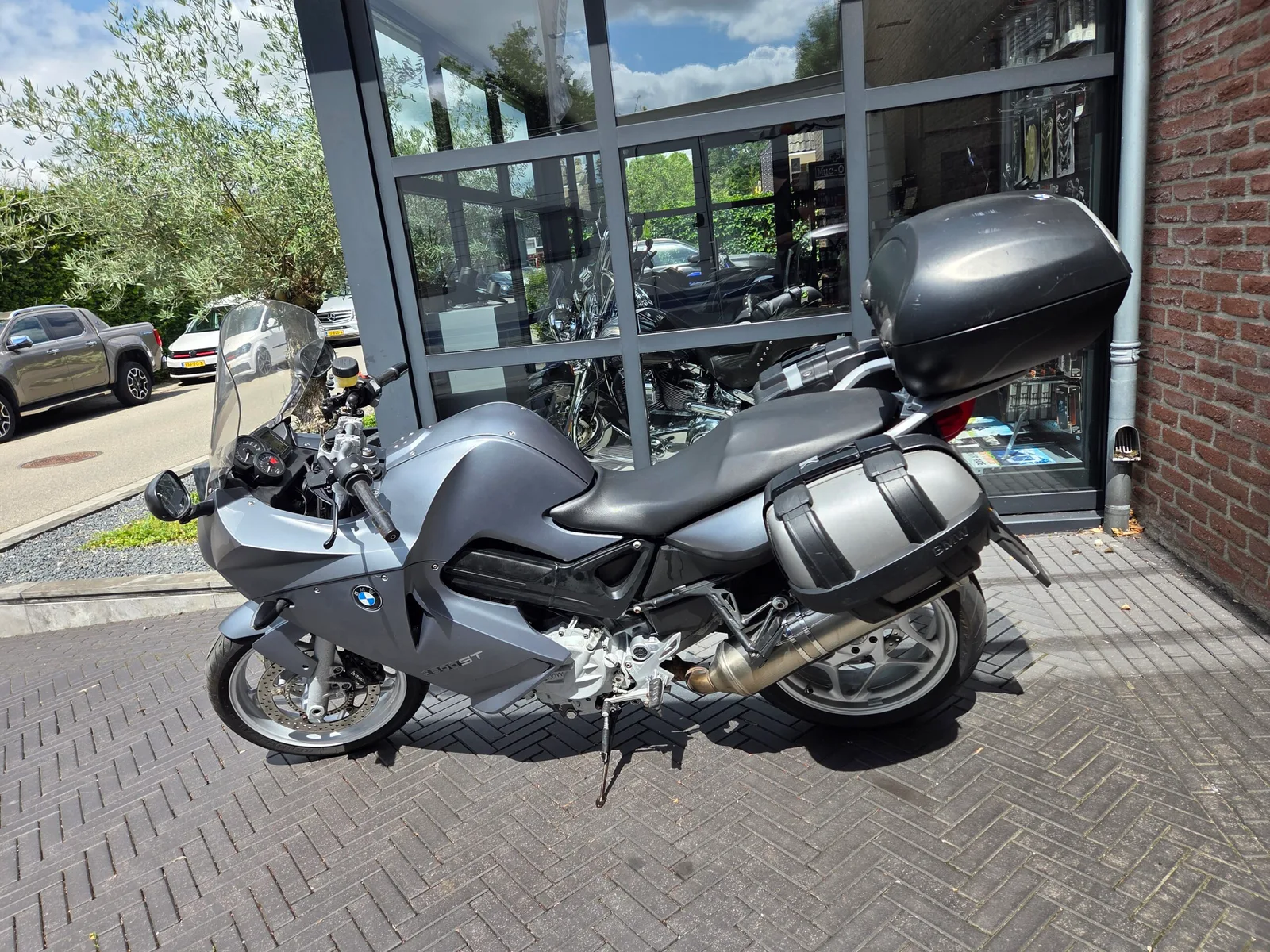BMW F 800 ST (2008) — foto 1