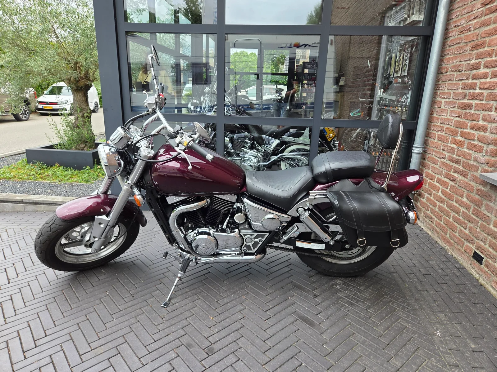 Suzuki VZ 800 Marauder (1999) — foto 1