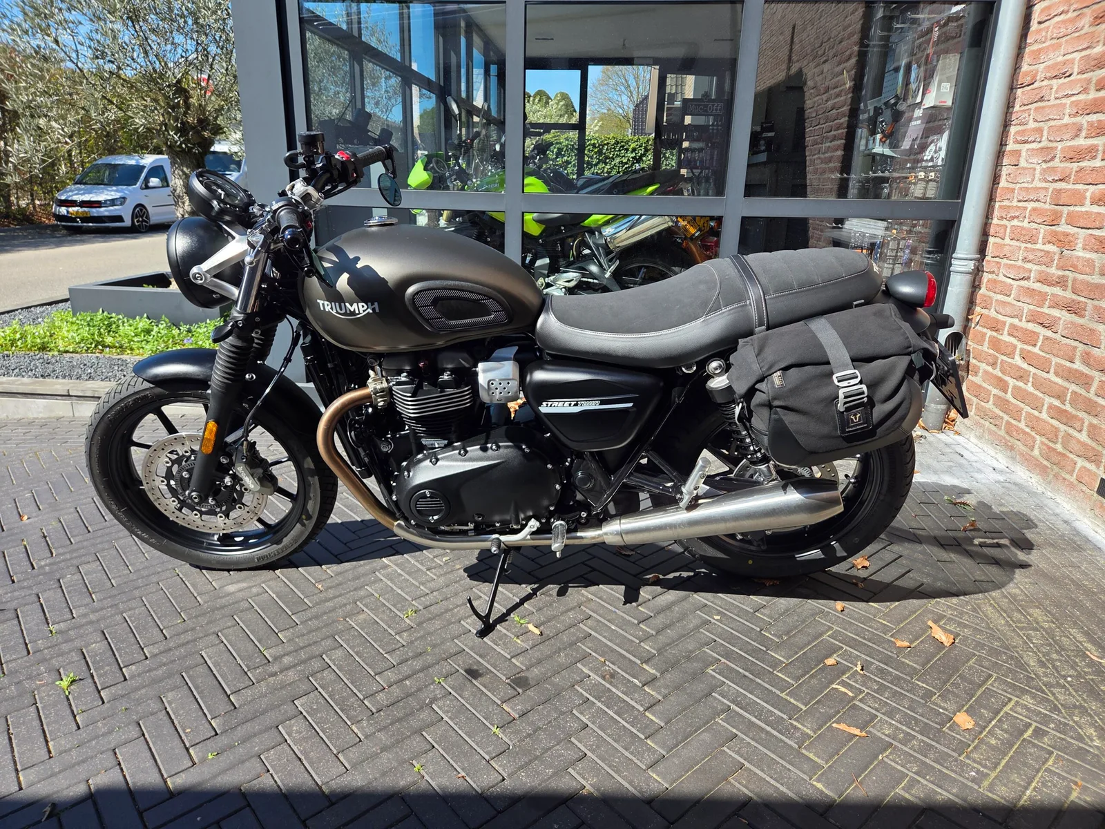 Triumph Street Twin (2019) — foto 1