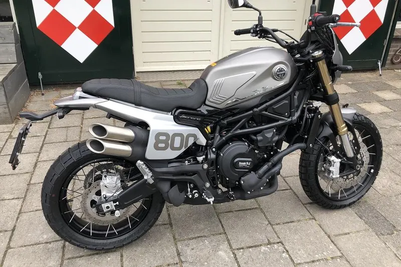 Benelli Leoncino 800 (2023)