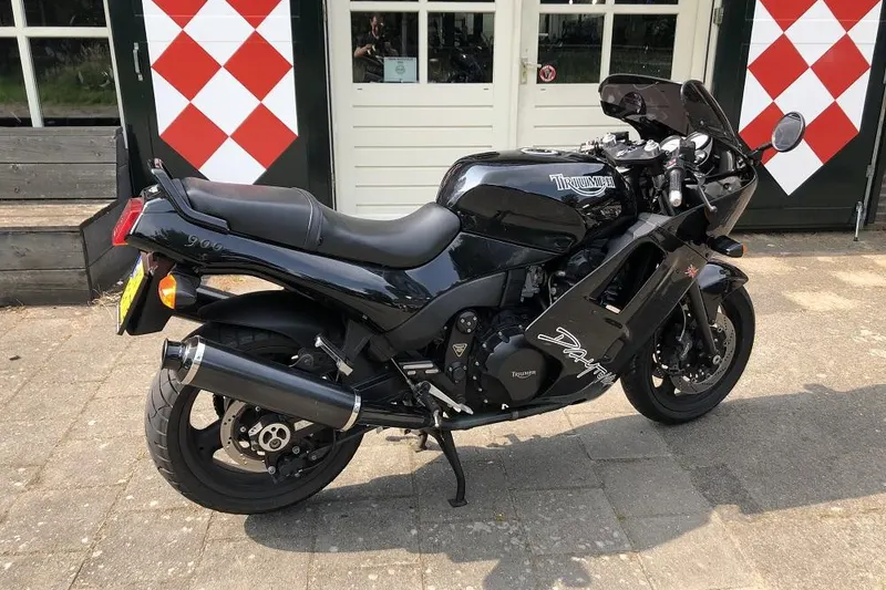 Triumph Daytona 900 (1996)