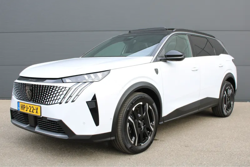 Peugeot 5008 (2025)