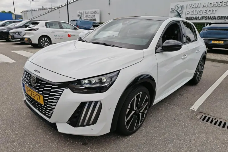 Peugeot 208 (2024)