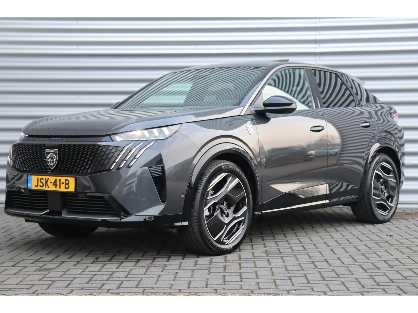 Peugeot E-3008 DUAL (2025) — foto 1
