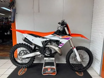KTM 300 SX (2024) — foto 1