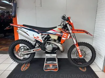 KTM 250 EXC (2021) — foto 1