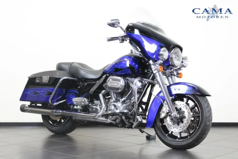 Harley-Davidson Flhtcuse6 cvo ultra classic electra glide.html (2011)