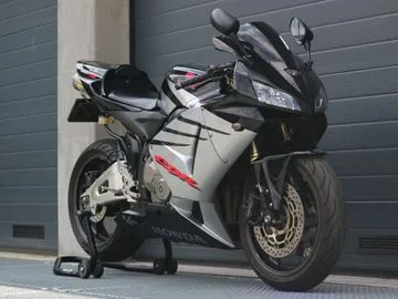 Honda CBR 600 RR A2 mogelijk (2005) — foto 1