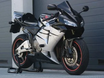 Honda CBR 600 RR A2 mogelijk (2005) — foto 1