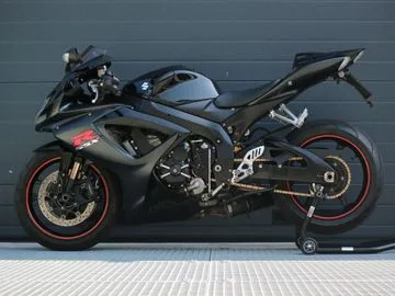 Suzuki GSX-R750 (2005) — foto 1