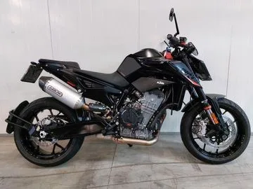 KTM 890 DUKE (2022) — foto 1
