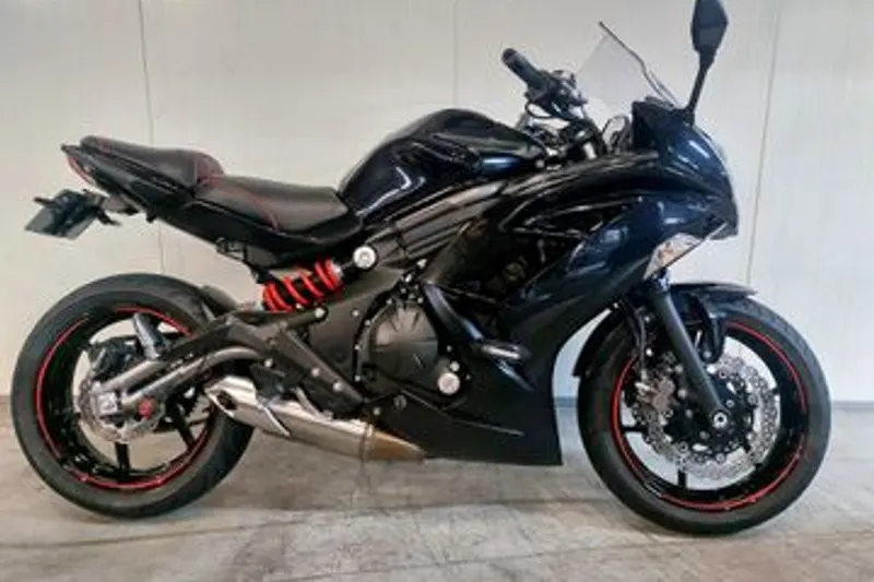 Kawasaki Er-6f (2013)