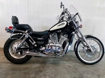 Suzuki VS 800 Intruder (1998) — foto 1