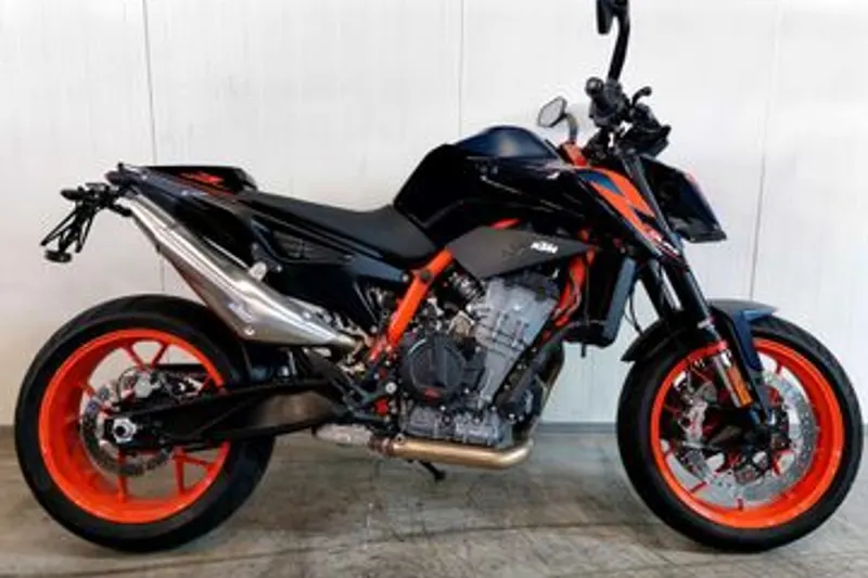 KTM 890 Duke (2023)