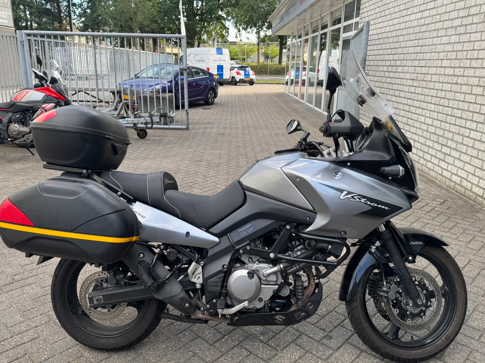 Suzuki DL 650 A V-STROM (2007) — foto 1