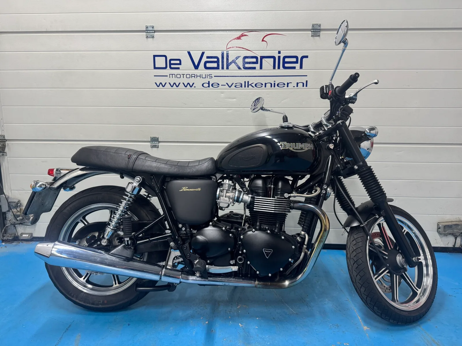 Triumph Bonneville T100 (2010) — foto 1
