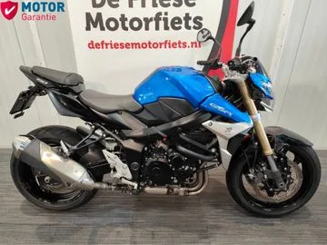 Suzuki GSR750 (2012) — foto 1