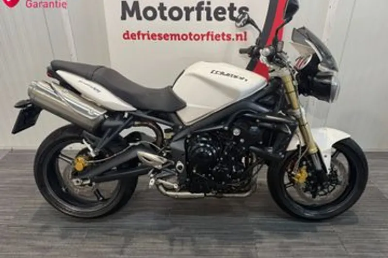 Triumph Street Triple 675 (2011)