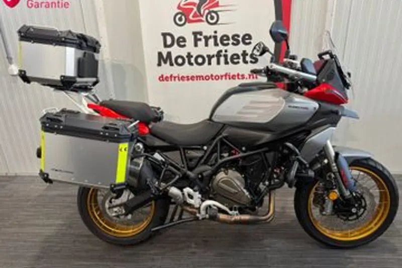 QJ Motor SRT 700 SX Touring (2025)