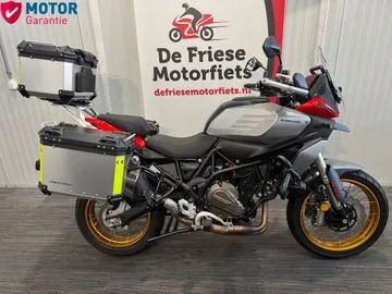 QJ Motor SRT 700 SX Touring (2025) — foto 1