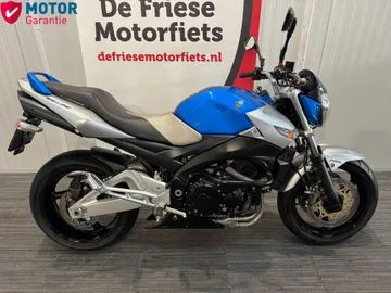 Suzuki GSR600 (2009) — foto 1