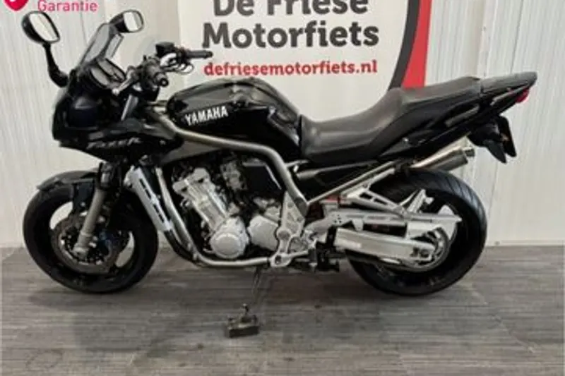 Yamaha FZS 1000 Fazer (2003)