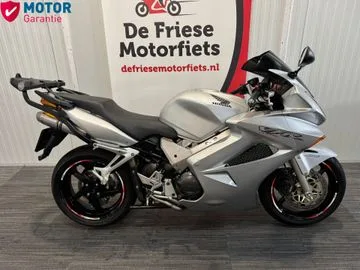 Honda VFR 800 FI (2003) — foto 1