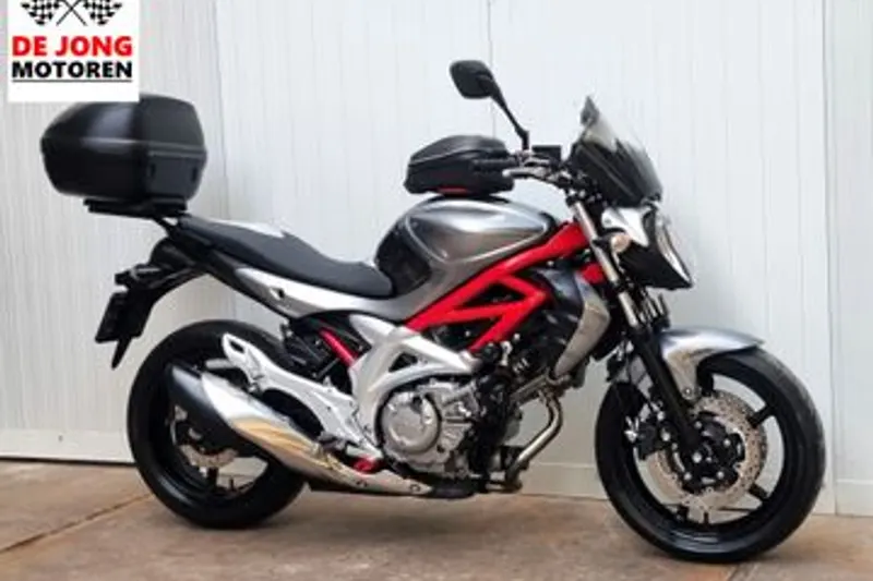 Suzuki Gladius (2012)