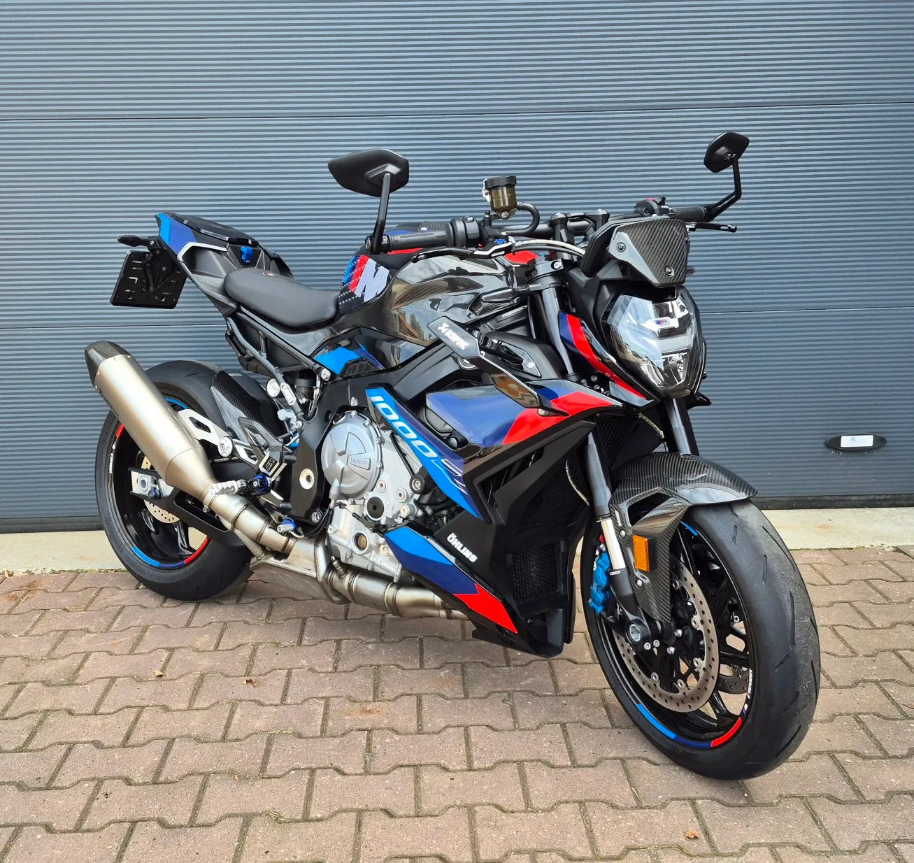 BMW M 1000 (2023) — foto 1