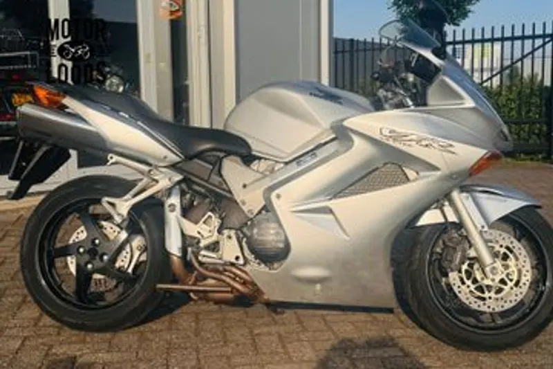 Honda VFR 800 FI (2003)
