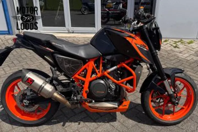 KTM 690 DUKE R (2016)
