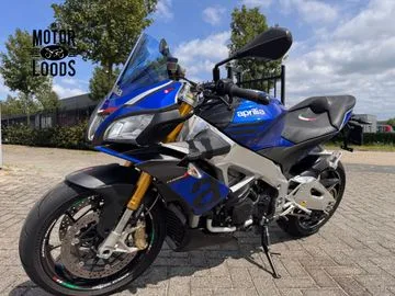 Aprilia Tuono V4 1100 RR (2015) — foto 1