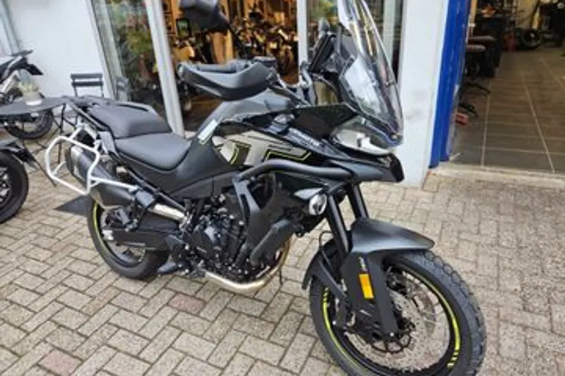 CFMOTO 800 MT EXPLORER (2025)