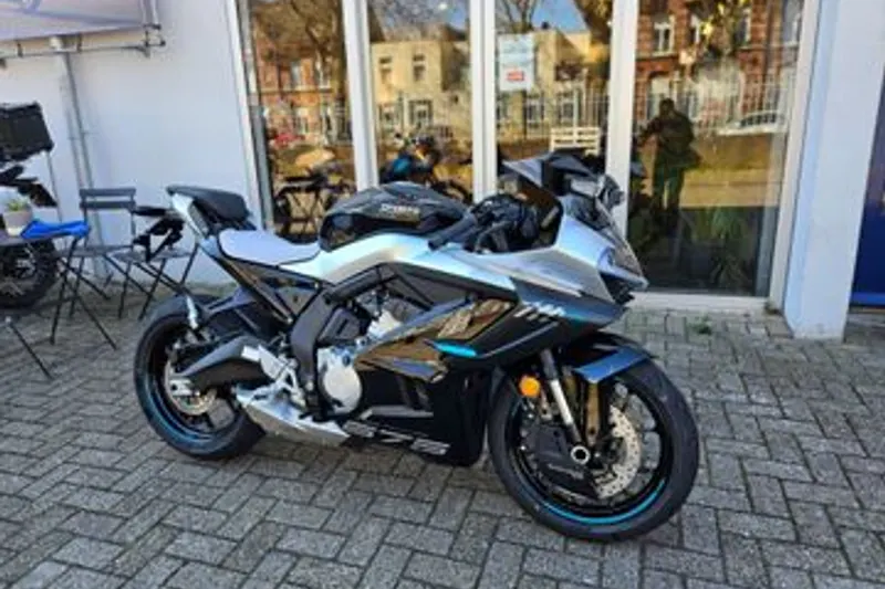 CFMOTO 675 SR-R (2026)