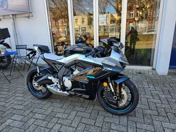 CFMOTO 675 SR-R (2026) — foto 1