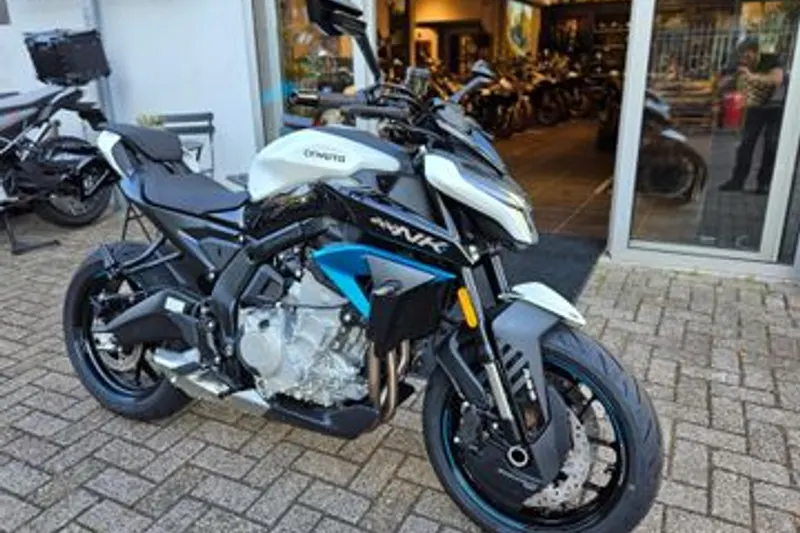 CFMOTO 675 NK (2025)