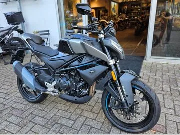 CFMOTO 450 NK (2026) — foto 1