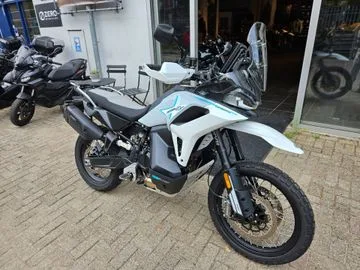 CFMoto 1000 MT-X (2026) — foto 1