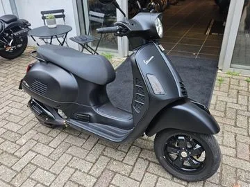Vespa GTS 300 (2021) — foto 1