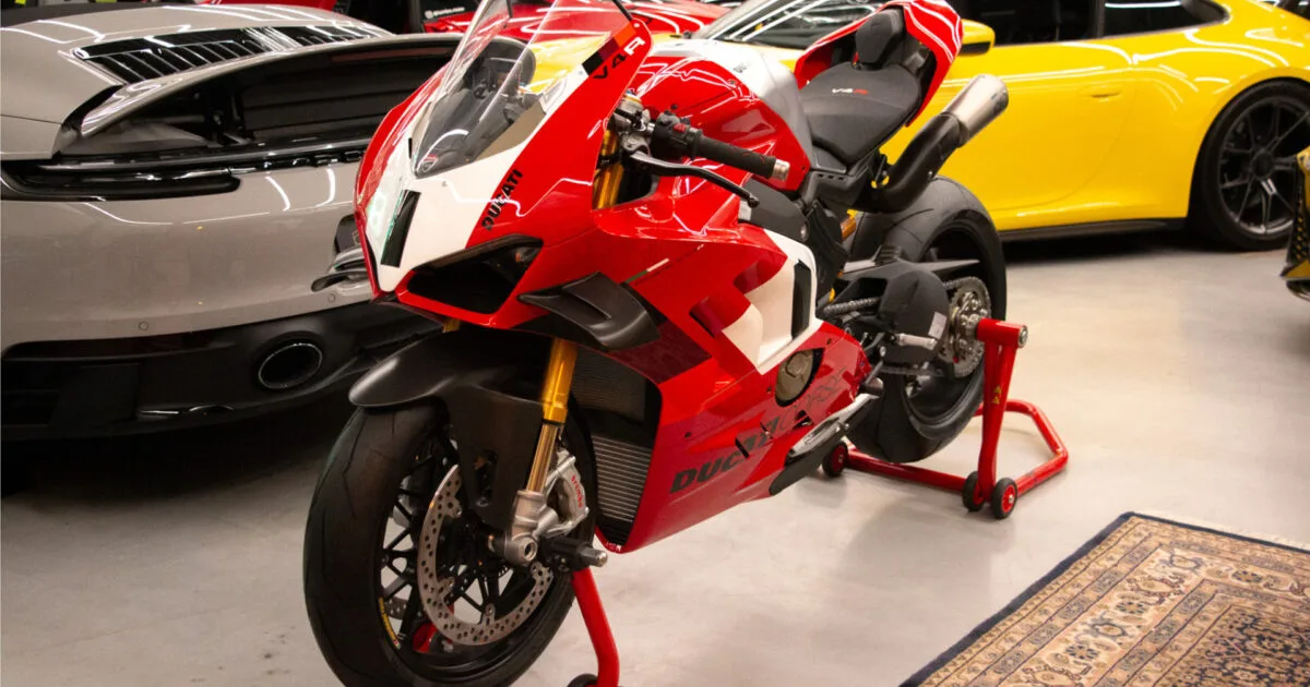Ducati Panigale V4 R (2023) — foto 1
