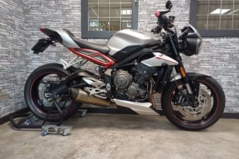 Triumph Street Triple 765 R (2018)