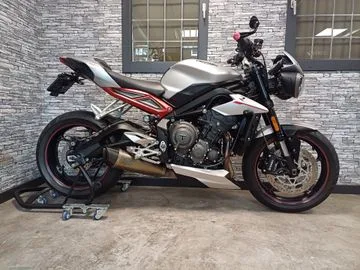 Triumph Street Triple 765 R (2018) — foto 1