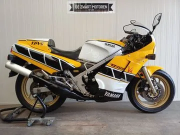 Yamaha RD 500 (1985) — foto 1