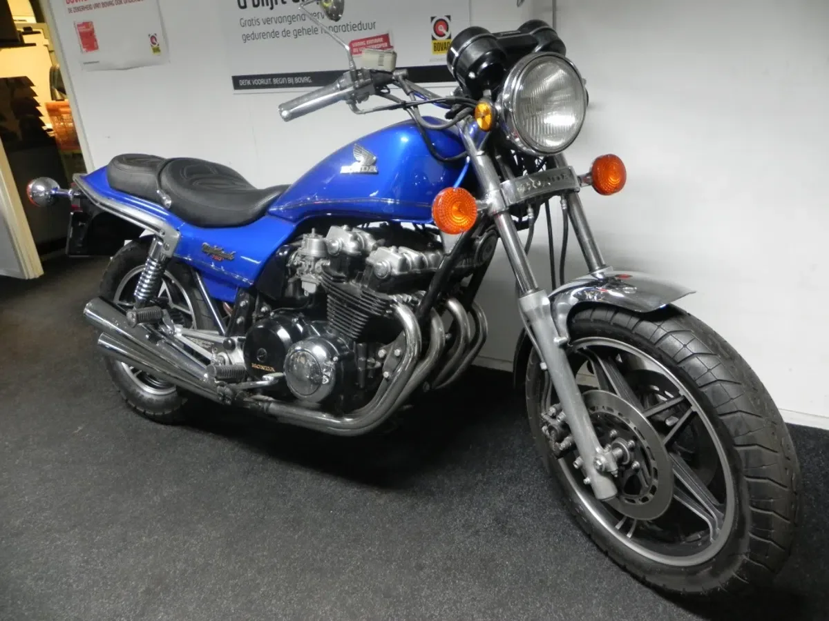 Honda CB 750 Nighthawk (1982) — foto 1