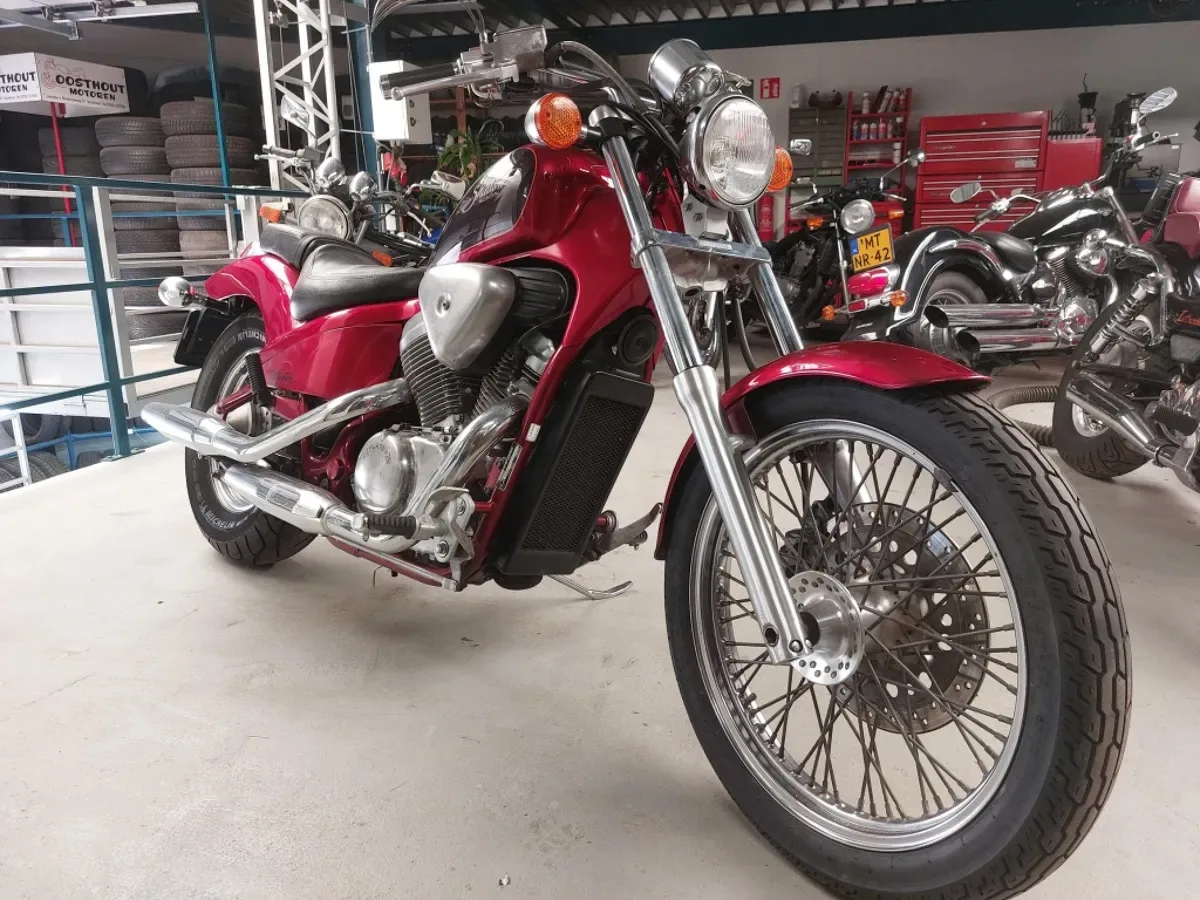Honda VT 600C Shadow (1992) — foto 1
