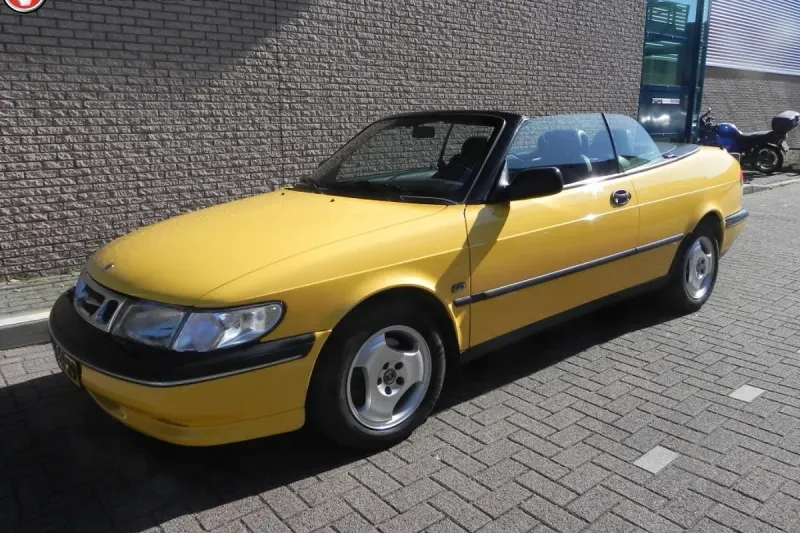 Saab 900 Cabrio 2.3 SE (1997)