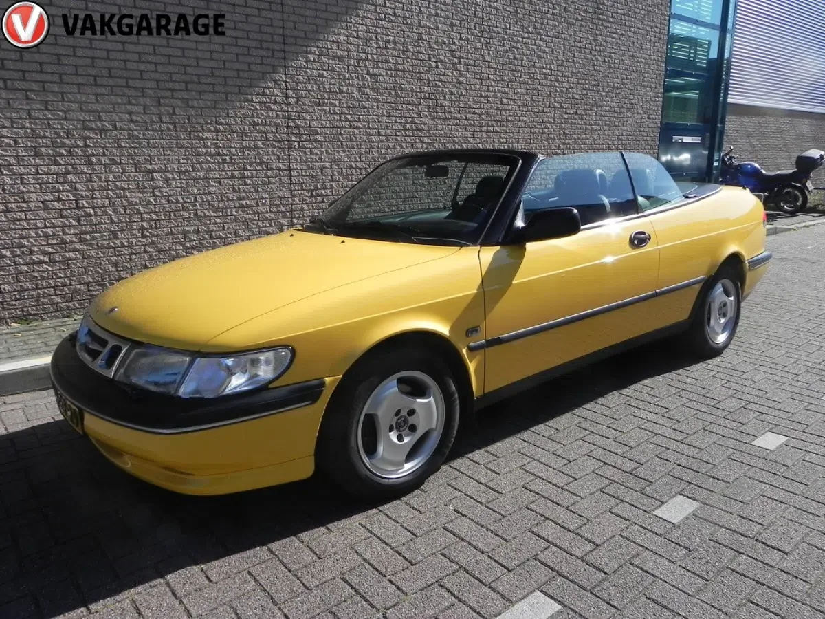 Saab 900 Cabrio 2.3 SE (1997) — foto 1