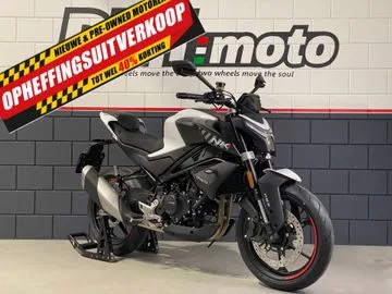 CFMoto 450NK (2025) — foto 1